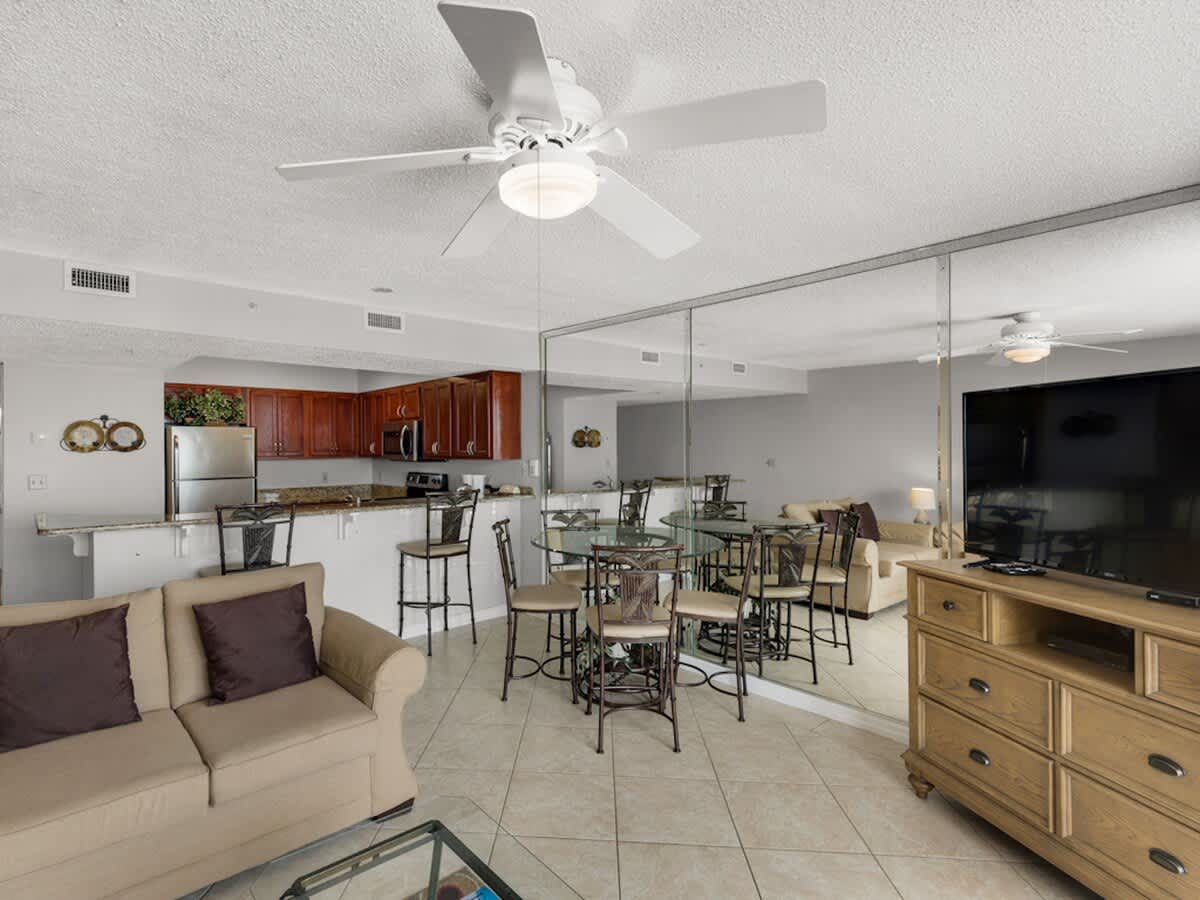 Pelican Beach Resort 405 7