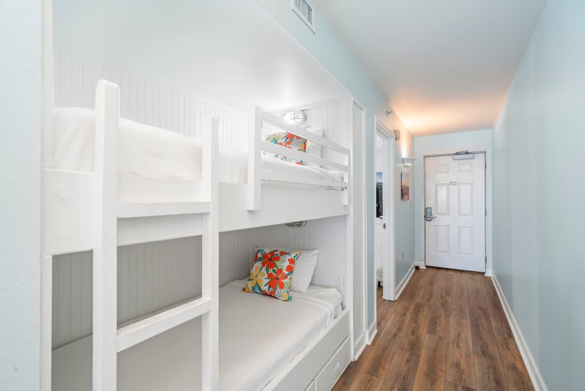 Pelican Beach Resort 510 8