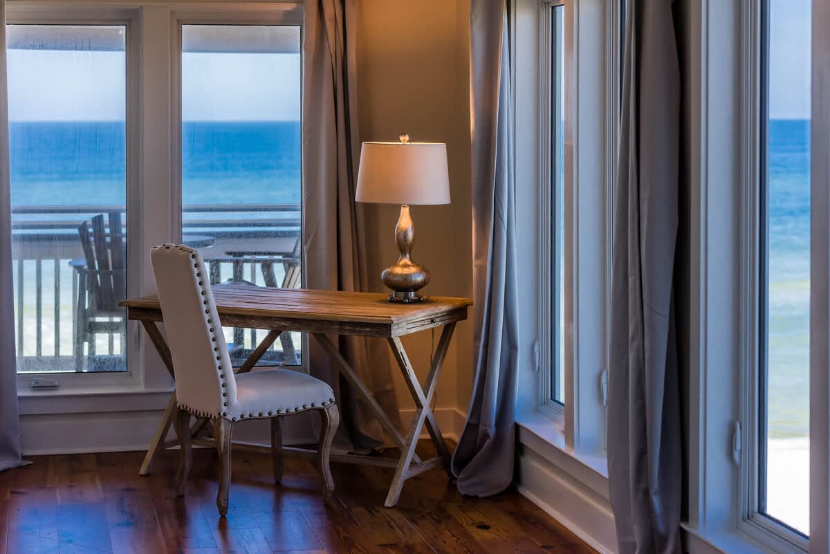 Pelican Paradise 118