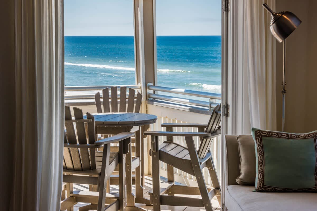 Pelican Paradise 105