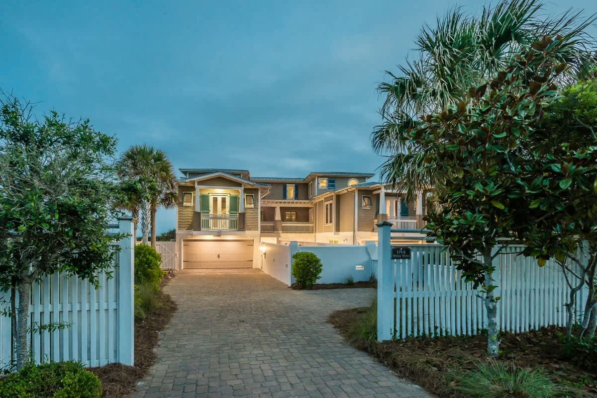 Pelican Paradise 121