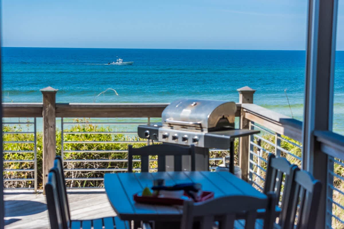 Pelican Paradise 111