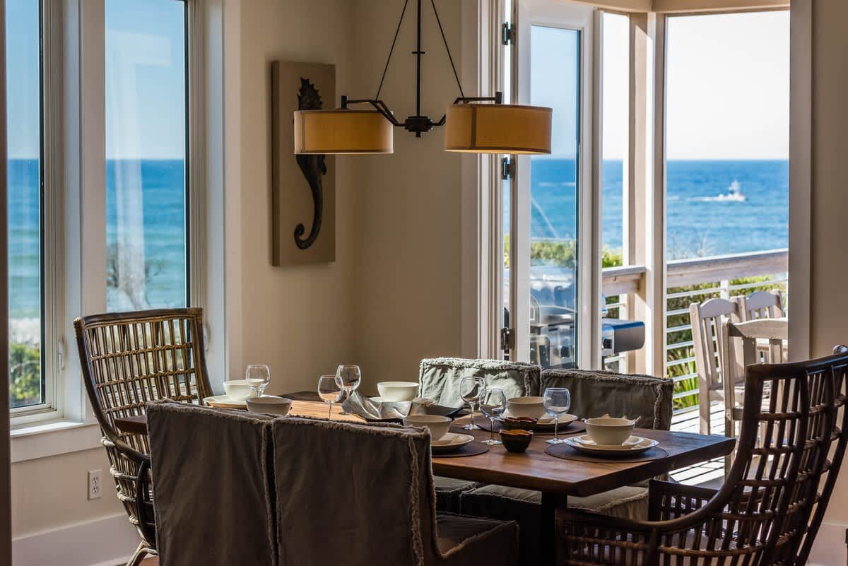 Pelican Paradise 100