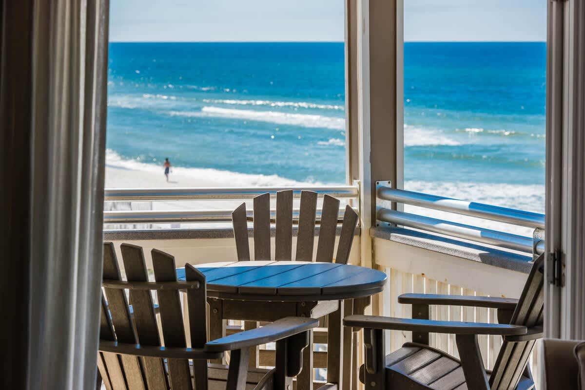 Pelican Paradise 106