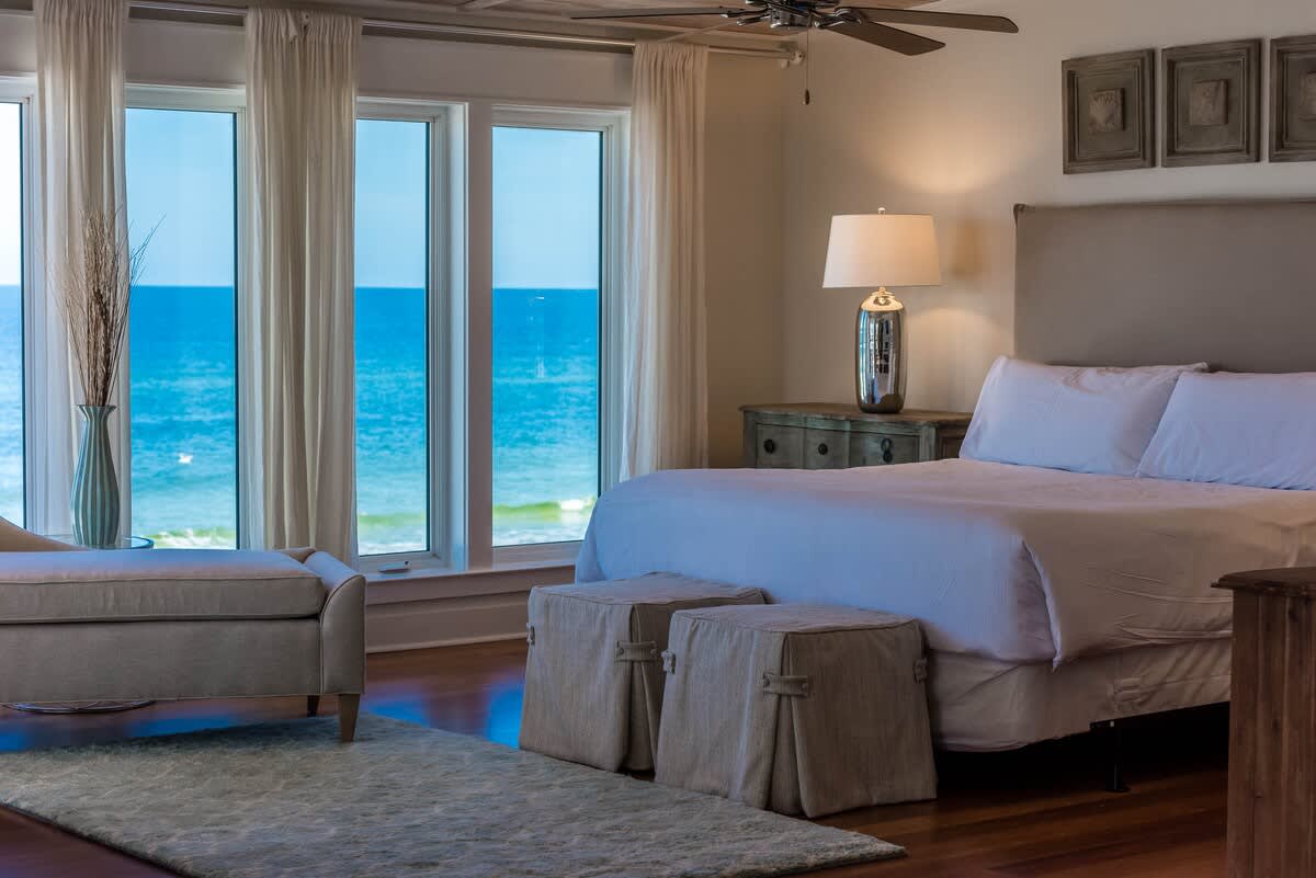 Pelican Paradise 104