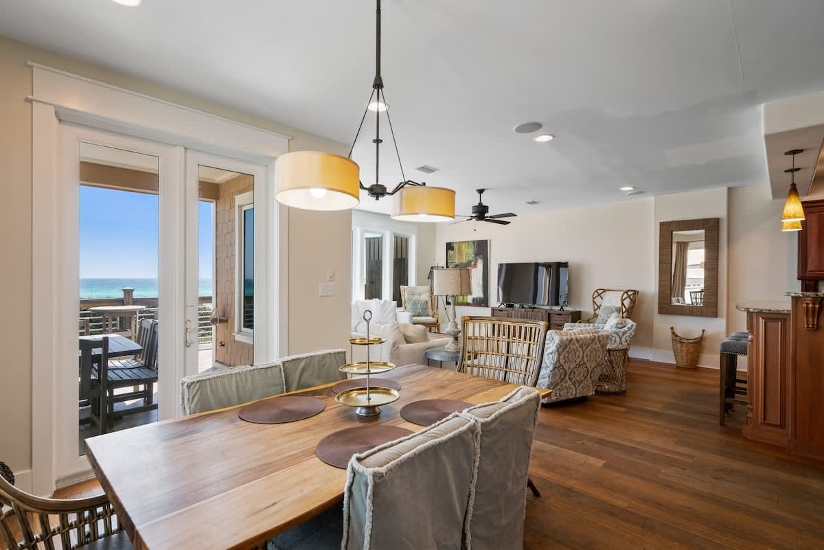 Pelican Paradise Unit B