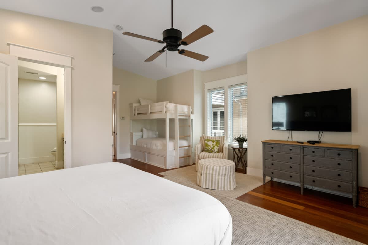 Pelican Paradise Unit B 23