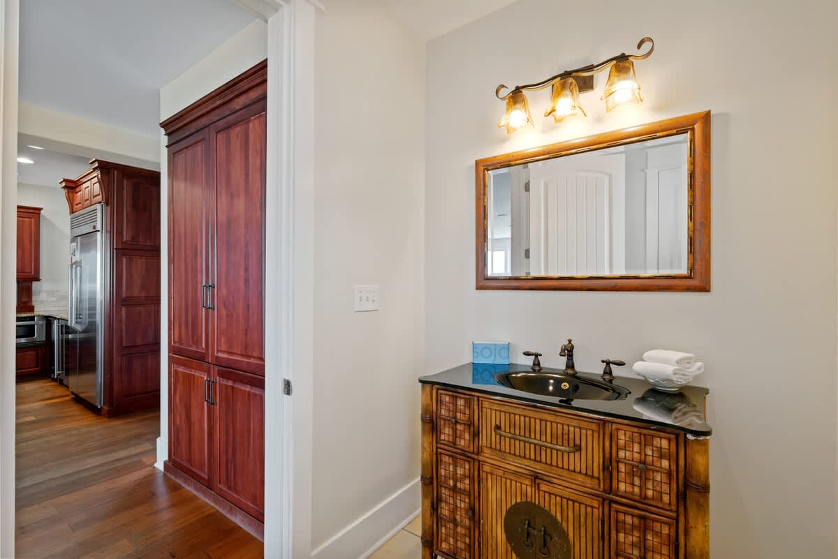 Pelican Paradise Unit B 15