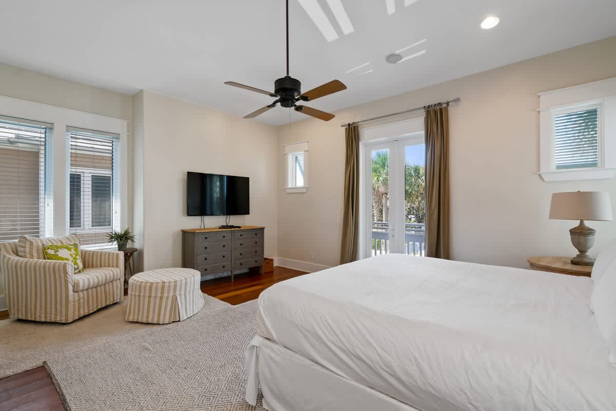 Pelican Paradise Unit B 19