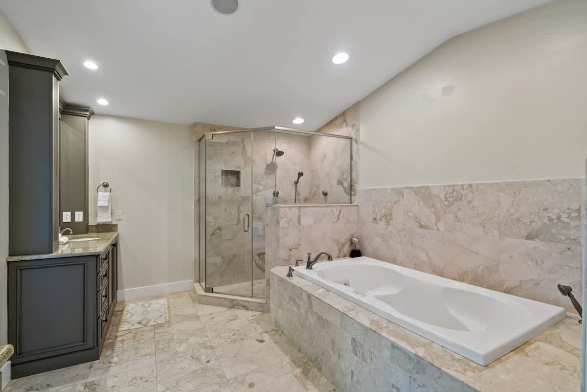 Pelican Paradise Unit B 10