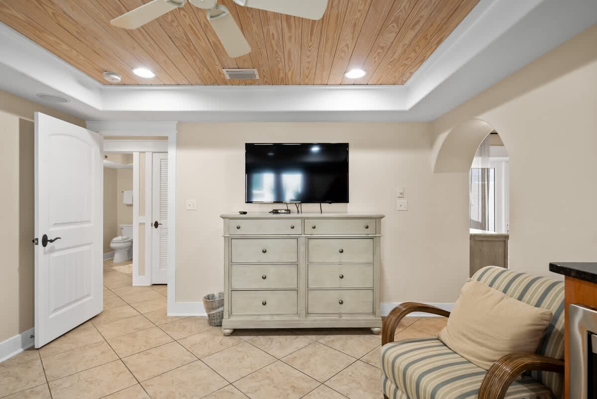 Pelican Paradise Unit B 16