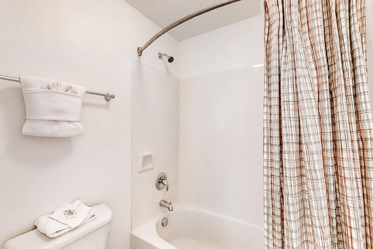 Seychelles Beach Service Inlcuded in Season 18