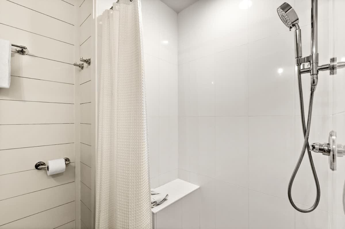 Latitude 29 Unit 21 10