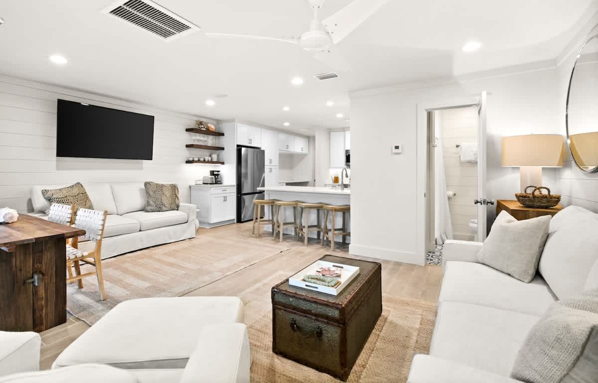 Latitude 29 Unit 21 19