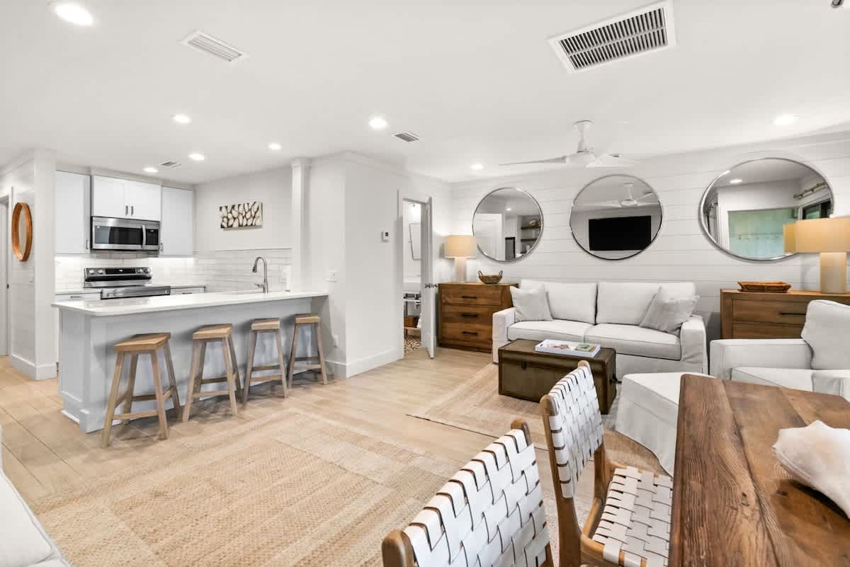 Latitude 29 Unit 21 5