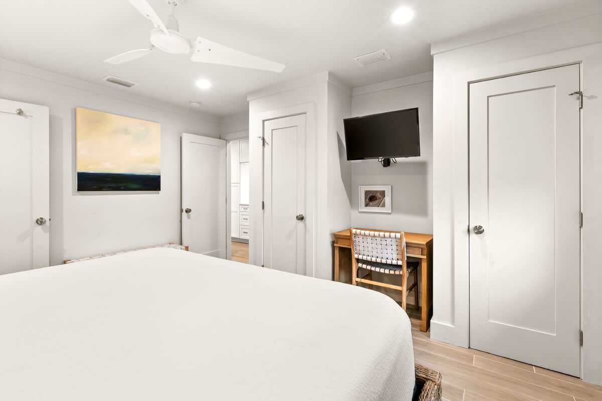 Latitude 29 Unit 21 14