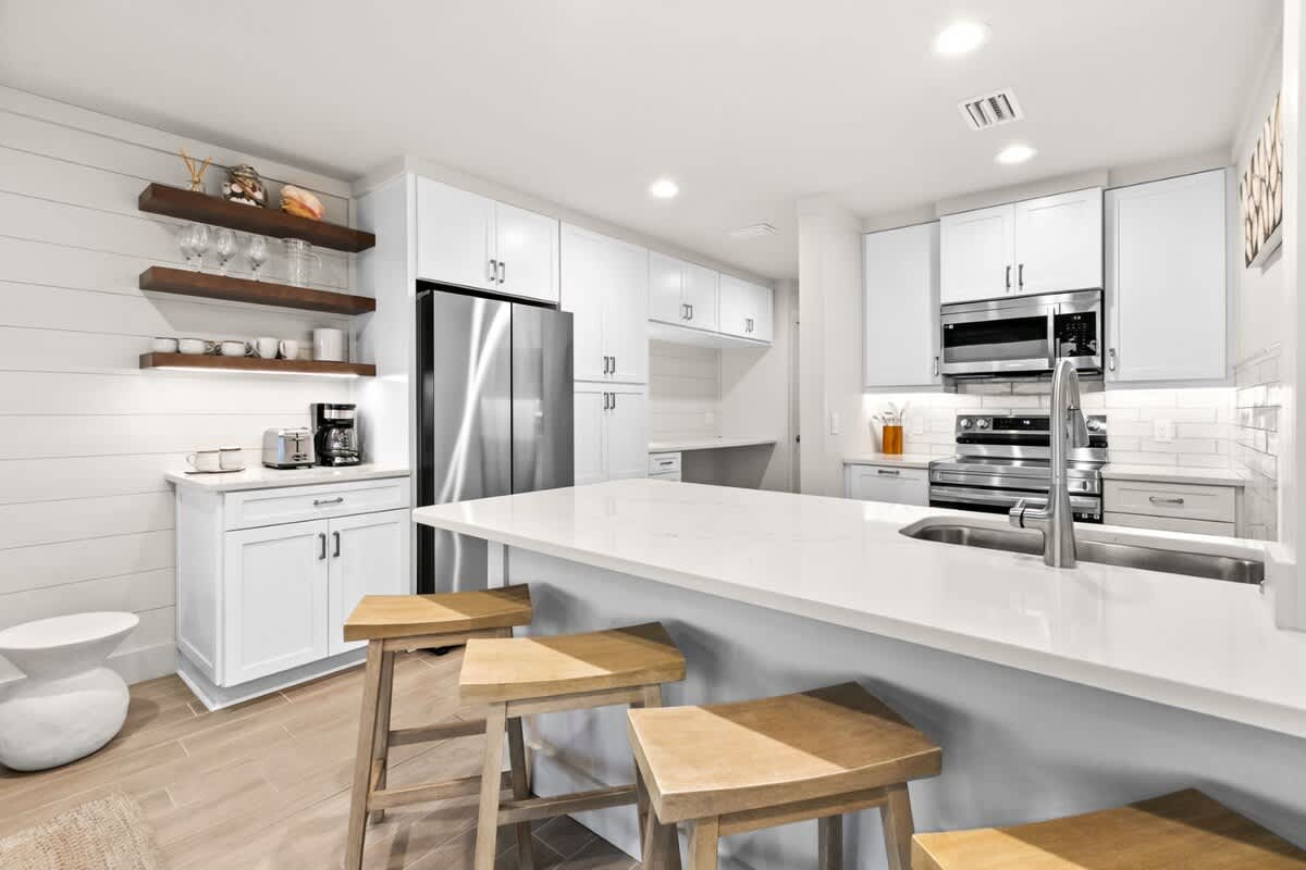 Latitude 29 Unit 21 6