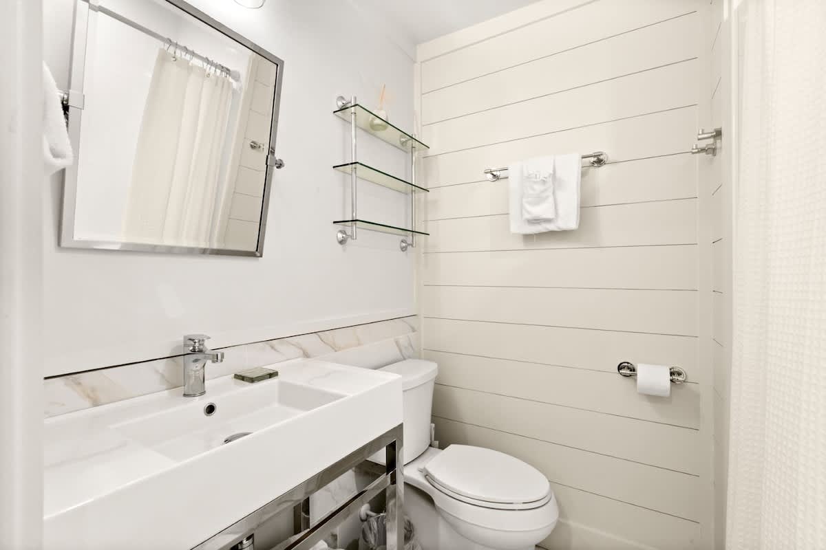 Latitude 29 Unit 21 18