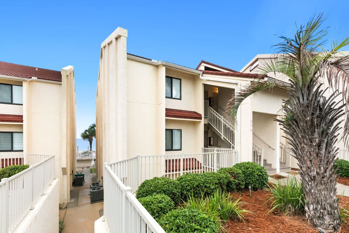 Latitude 29 Unit 21 16