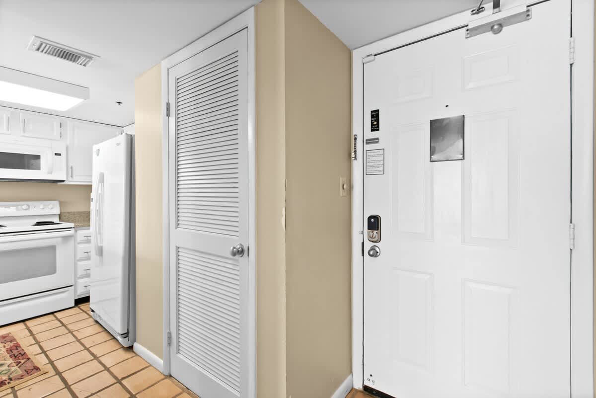 One Seagrove Place 2106 | Photo 5