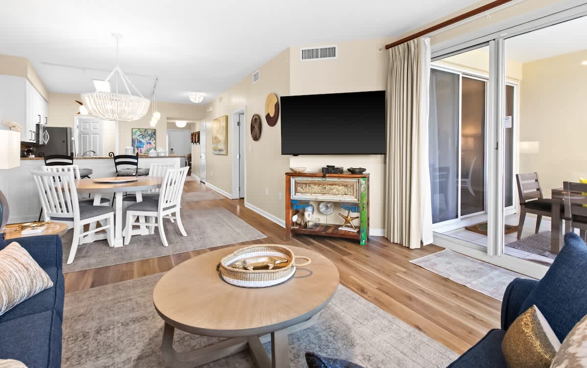 The Crescent 112 | Photo 4