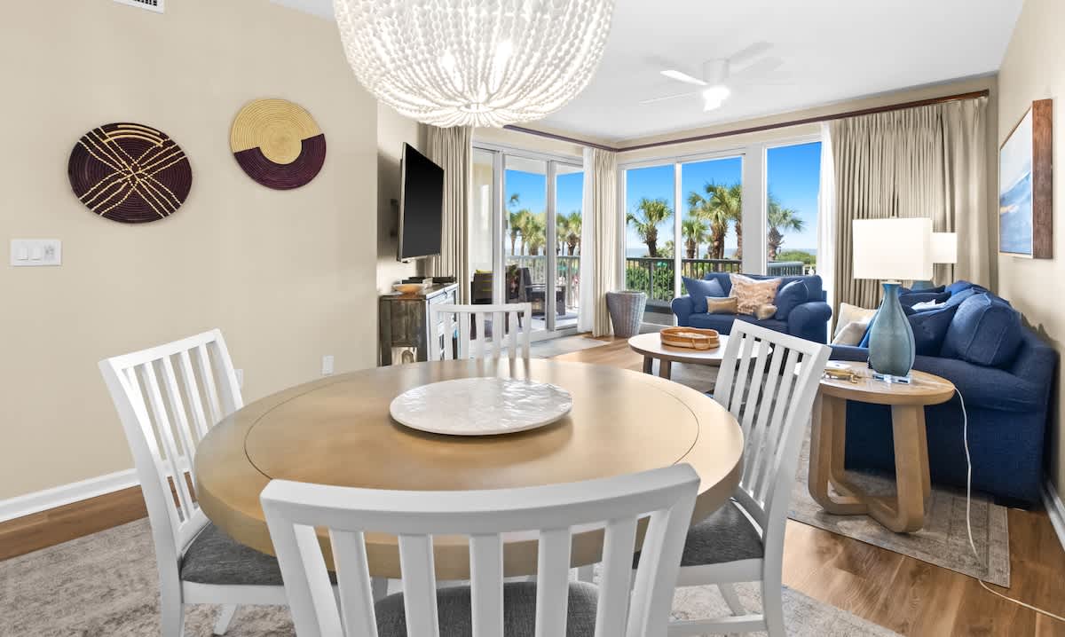 The Crescent 112 | Photo 6