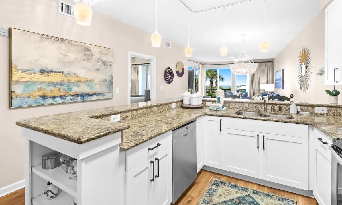 The Crescent 112 | Photo 9