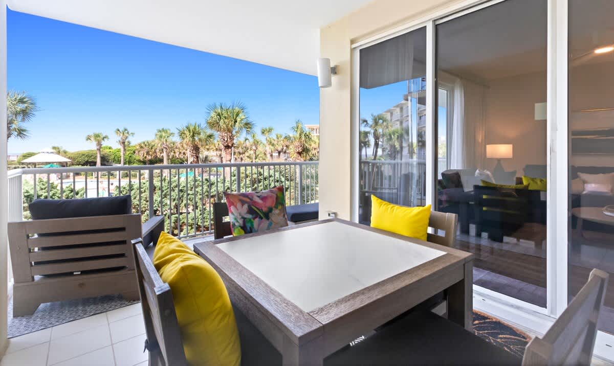 The Crescent 112 | Photo 23