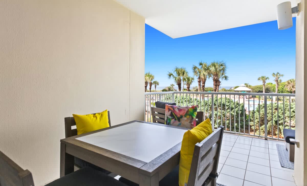 The Crescent 112 | Photo 24