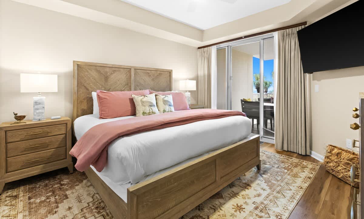 The Crescent 112 | Photo 12