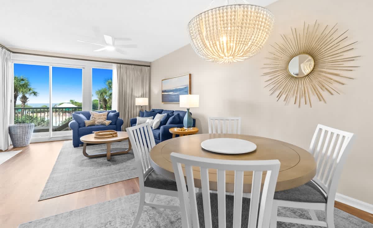 The Crescent 112 | Photo 5