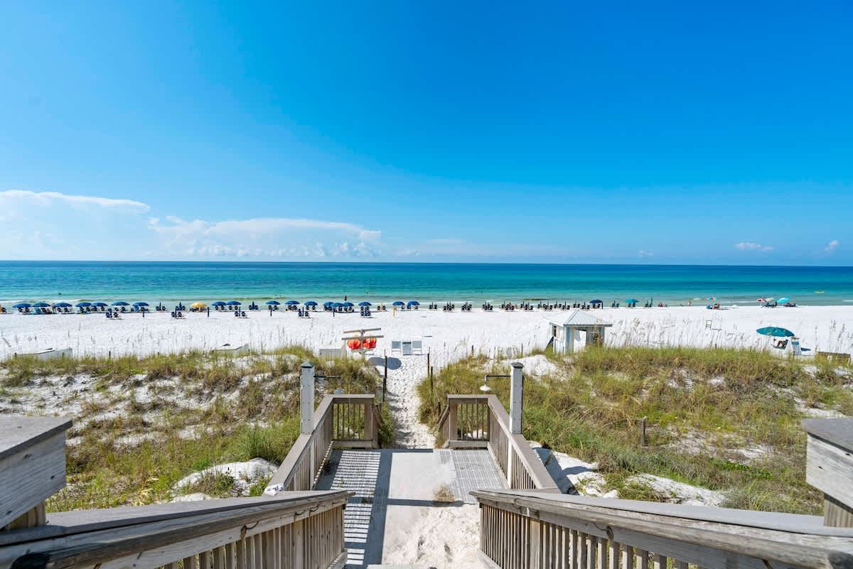 The Crescent 205 | Photo 54