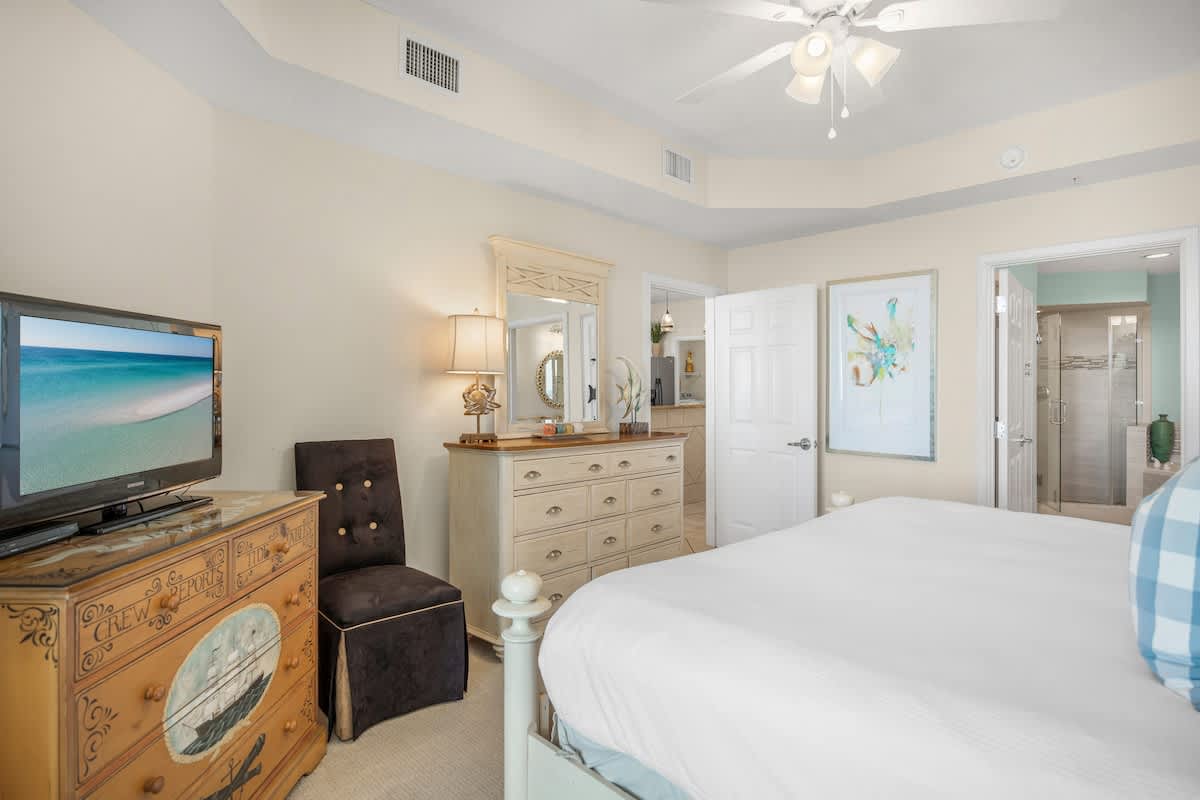 The Crescent 205 | Photo 11