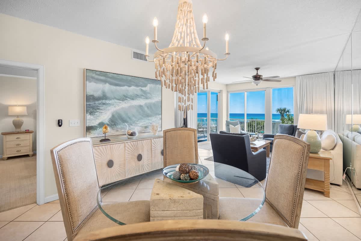 The Crescent 205 | Photo 4