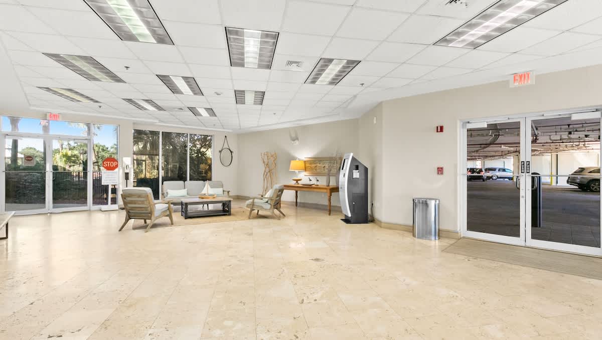 The Crescent 205 | Photo 40