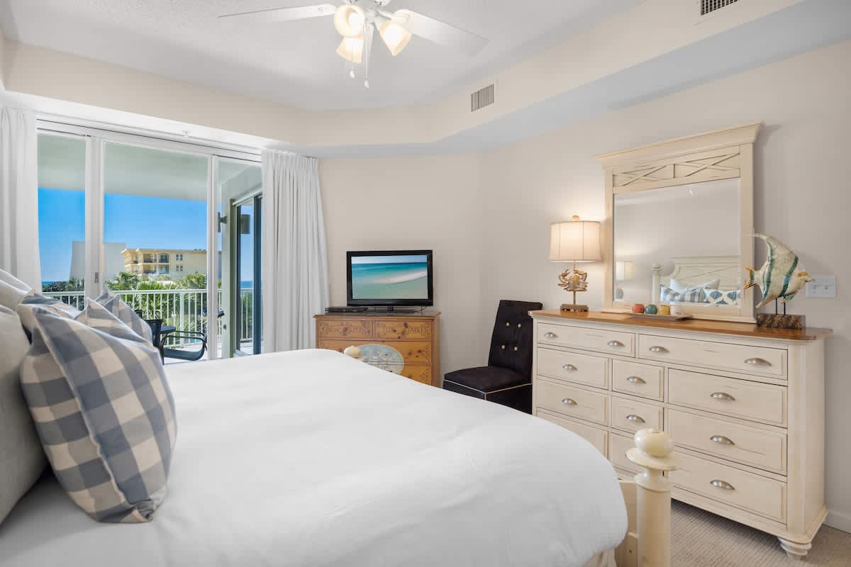 The Crescent 205 | Photo 10