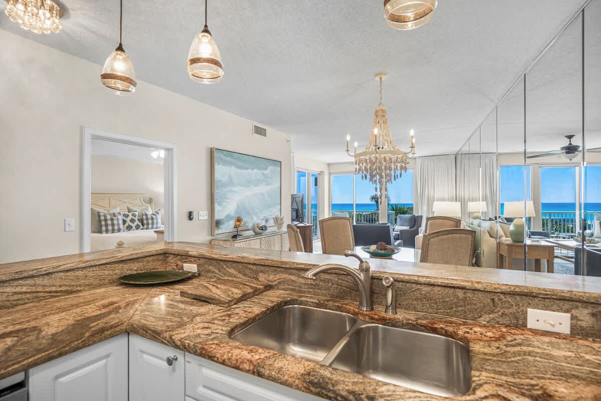 The Crescent 205 | Photo 8