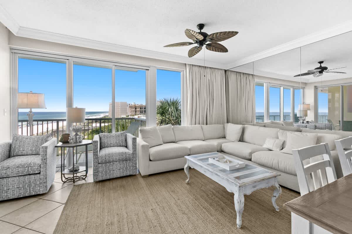 The Crescent 302 | Photo 2