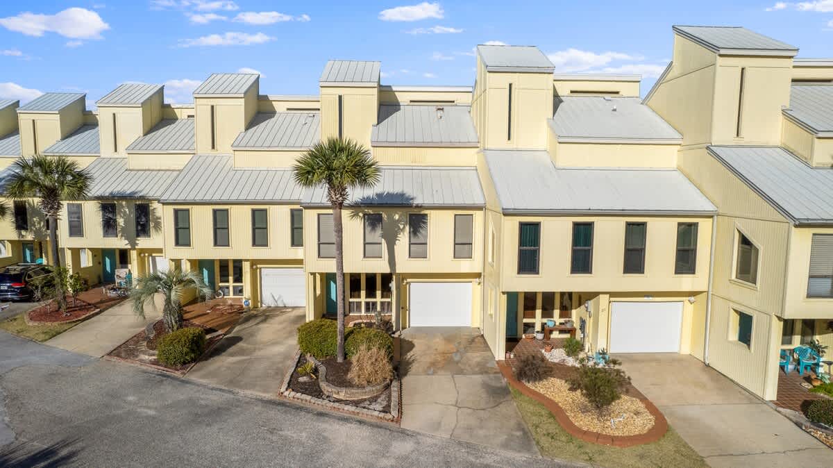 Sunkissed Oasis | Photo 43