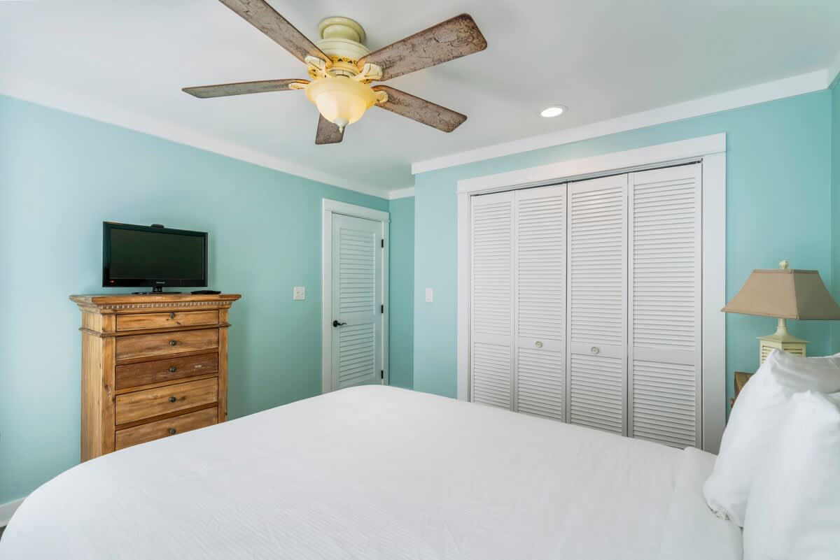 Sunkissed Oasis | Photo 18