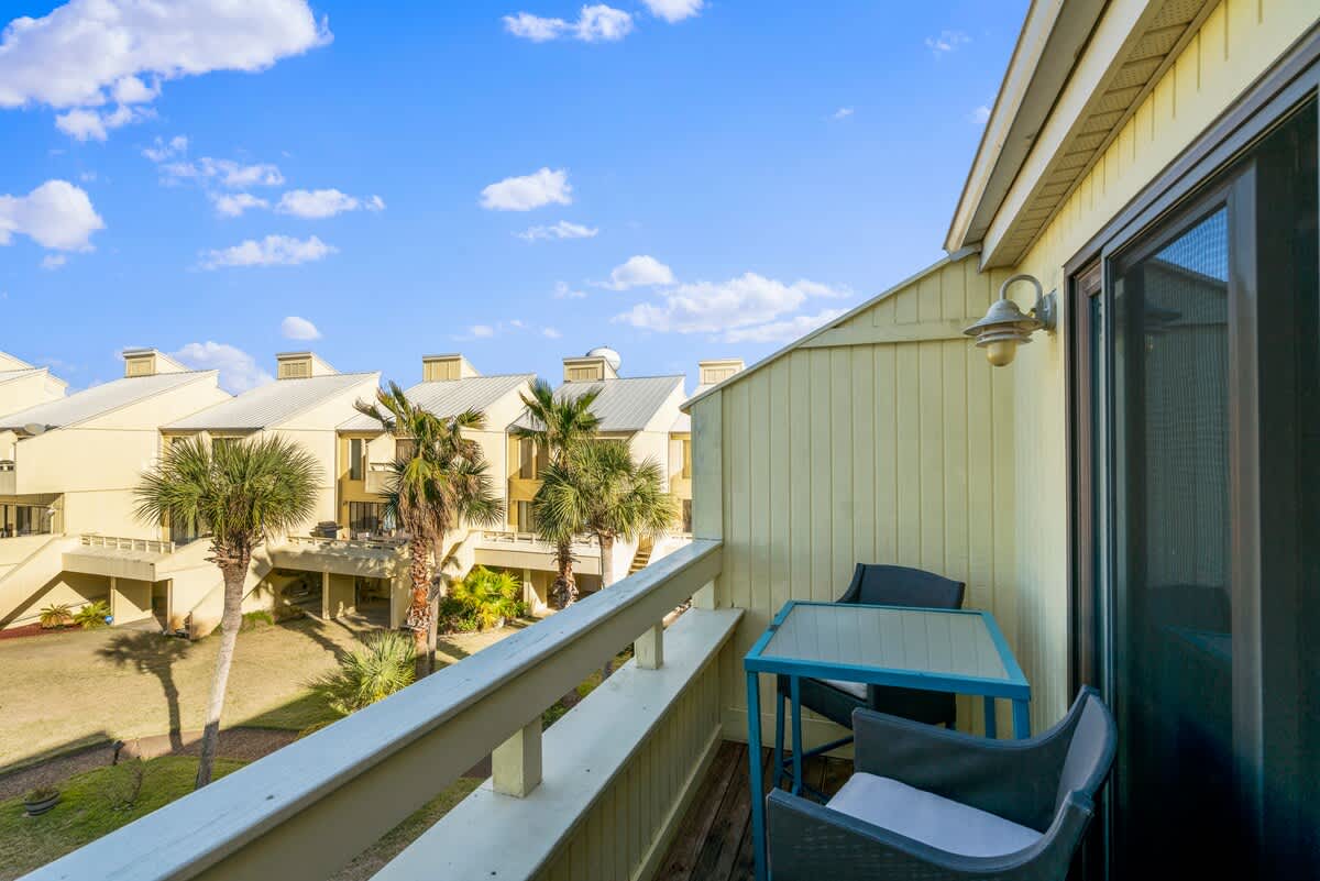 Sunkissed Oasis | Photo 28