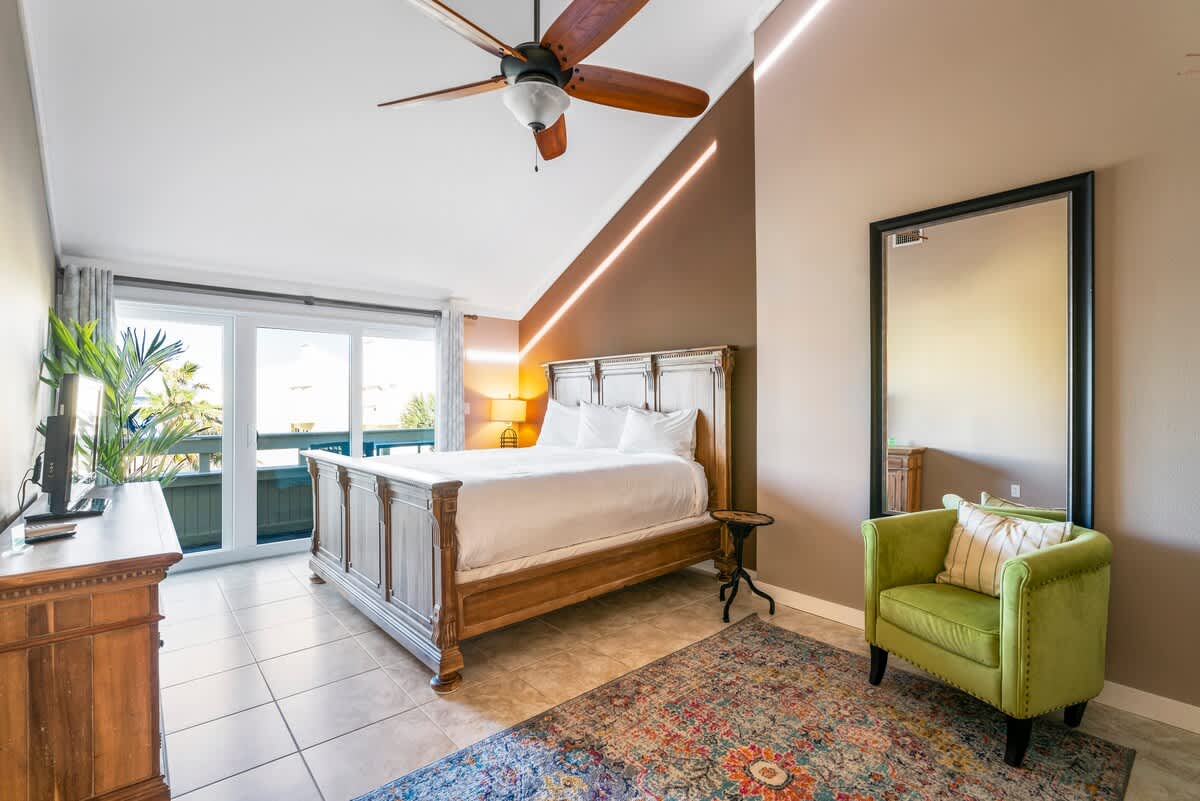 Sunkissed Oasis | Photo 21