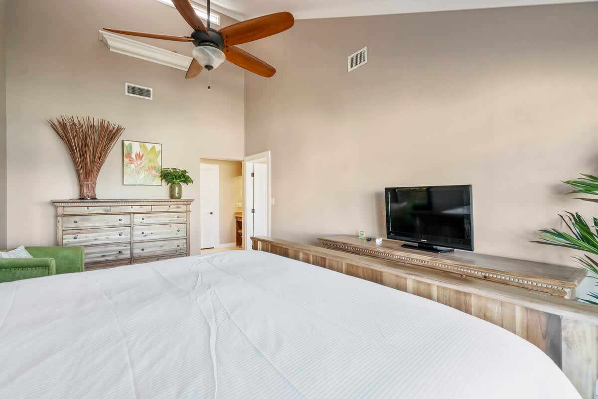 Sunkissed Oasis | Photo 23