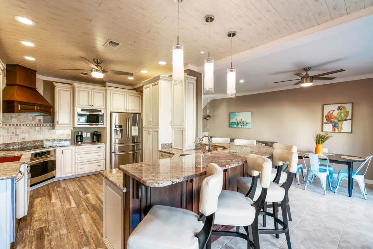 Sunkissed Oasis | Photo 12