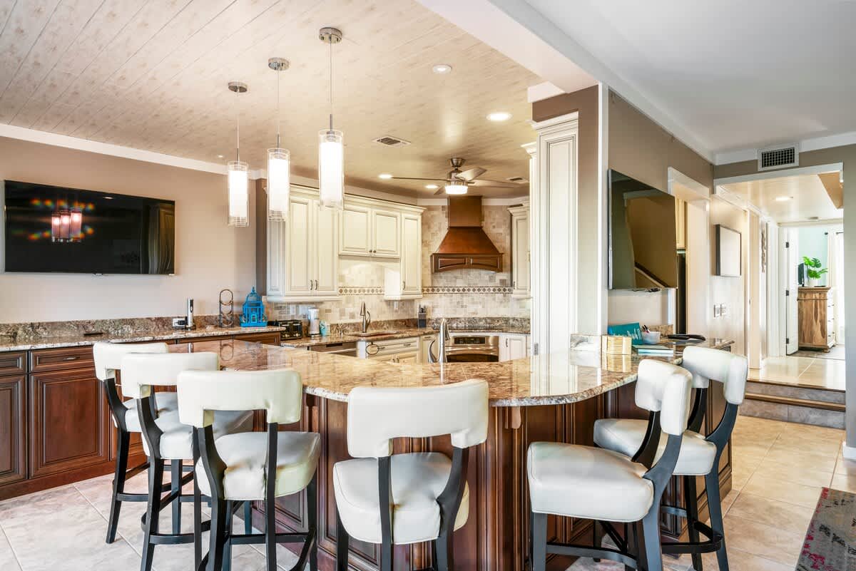 Sunkissed Oasis | Photo 8