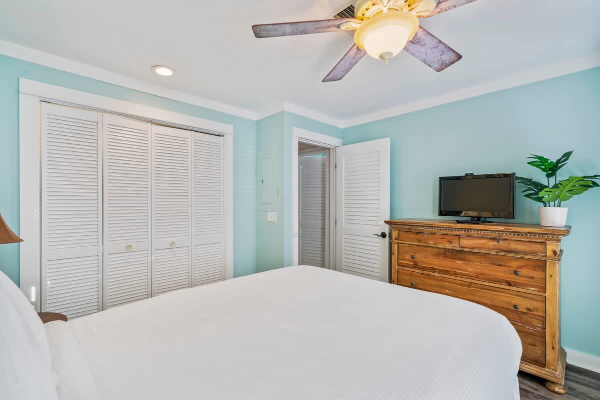 Sunkissed Oasis | Photo 19