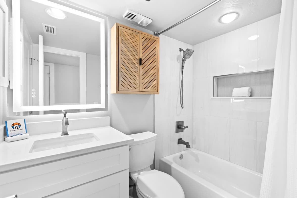 One Seagrove Place 1008 | Photo 16