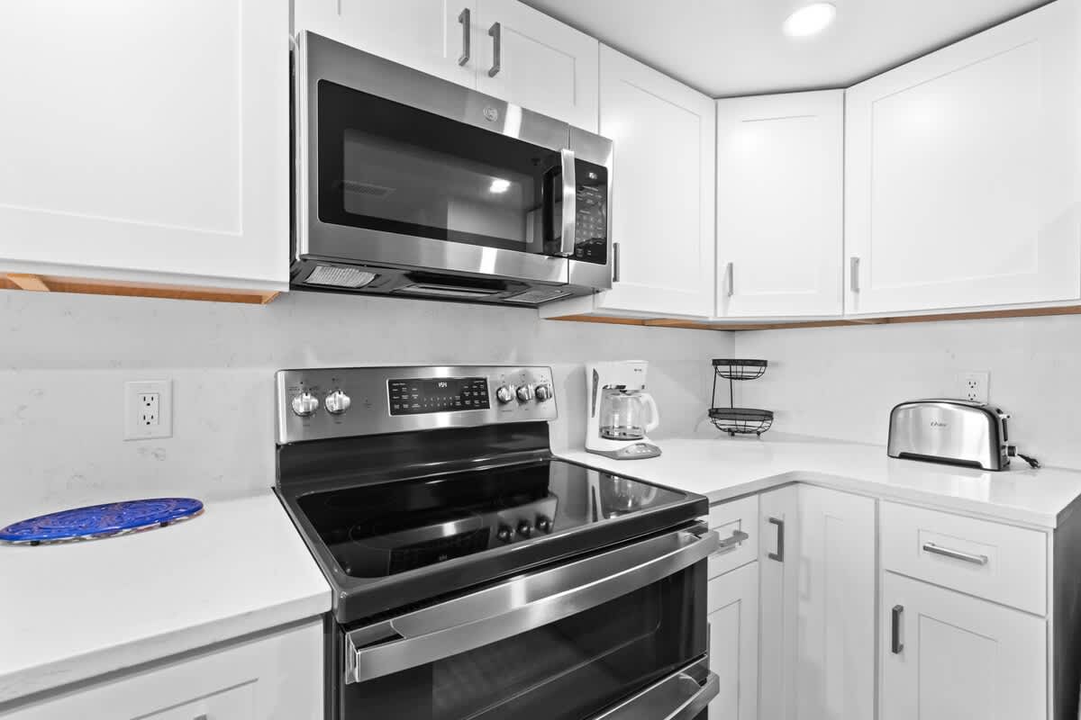 One Seagrove Place 1008 | Photo 5