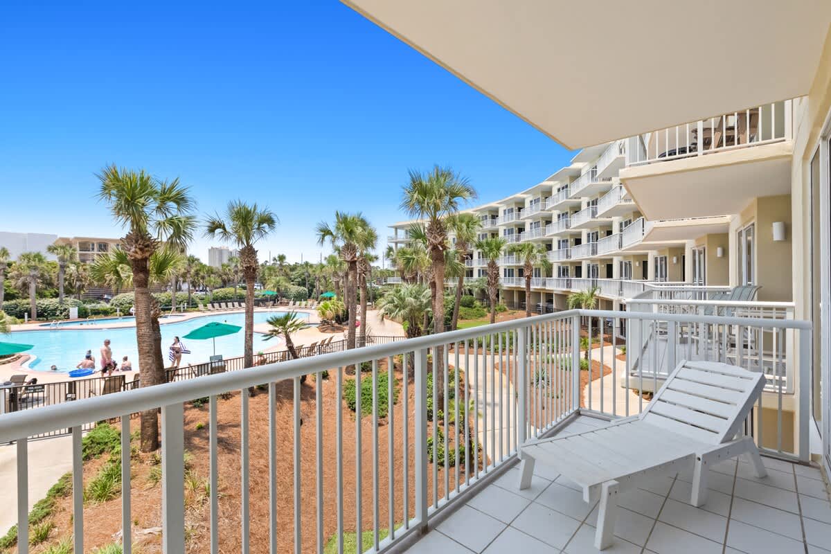 The Crescent 105 | Photo 26