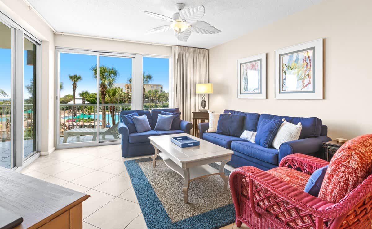 The Crescent 105 | Photo 2